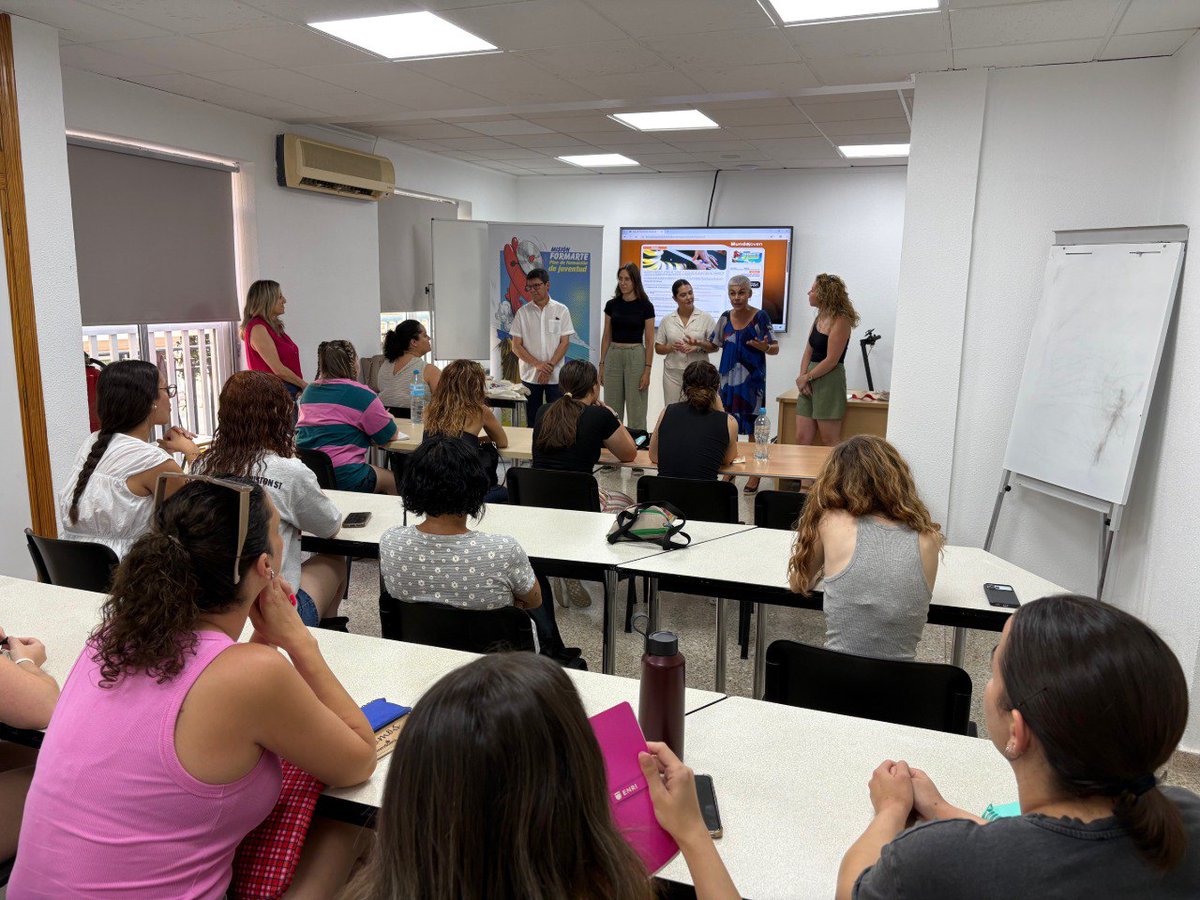 🎉 Inauguramos en Beniel el curso “Iniciación a la Lengua de Signos para un Ocio más Inclusivo”
Hoy ha dado comienzo en el municipio de Beniel una de las acciones formativas del IV Plan de Formación de la D.G. Juventud RM
👉 + Info formacionjuventud.carm.es