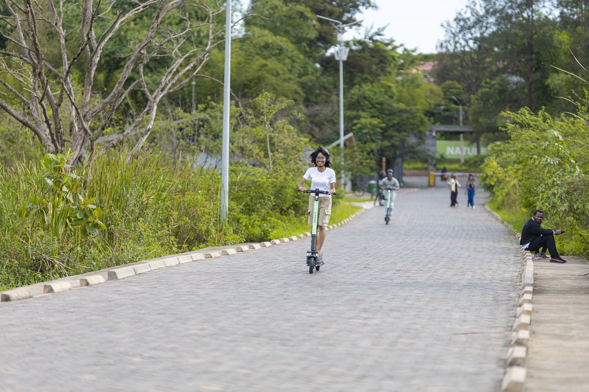 Left: Nyandungu Eco Park on Saturday, May 27, 2017, during Umuganda, when residents from Kimironko and Kanombe sectors gathered to clean the area. At the time, few believed that this wetland would one day become the sports and recreation destination we saw in the mockups.

Right: