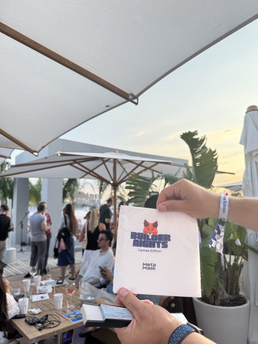 Twas a beautiful afternoon in Cannes 😍
<a href="/MetaMask/">MetaMask.eth 🦊</a> #ETHCC