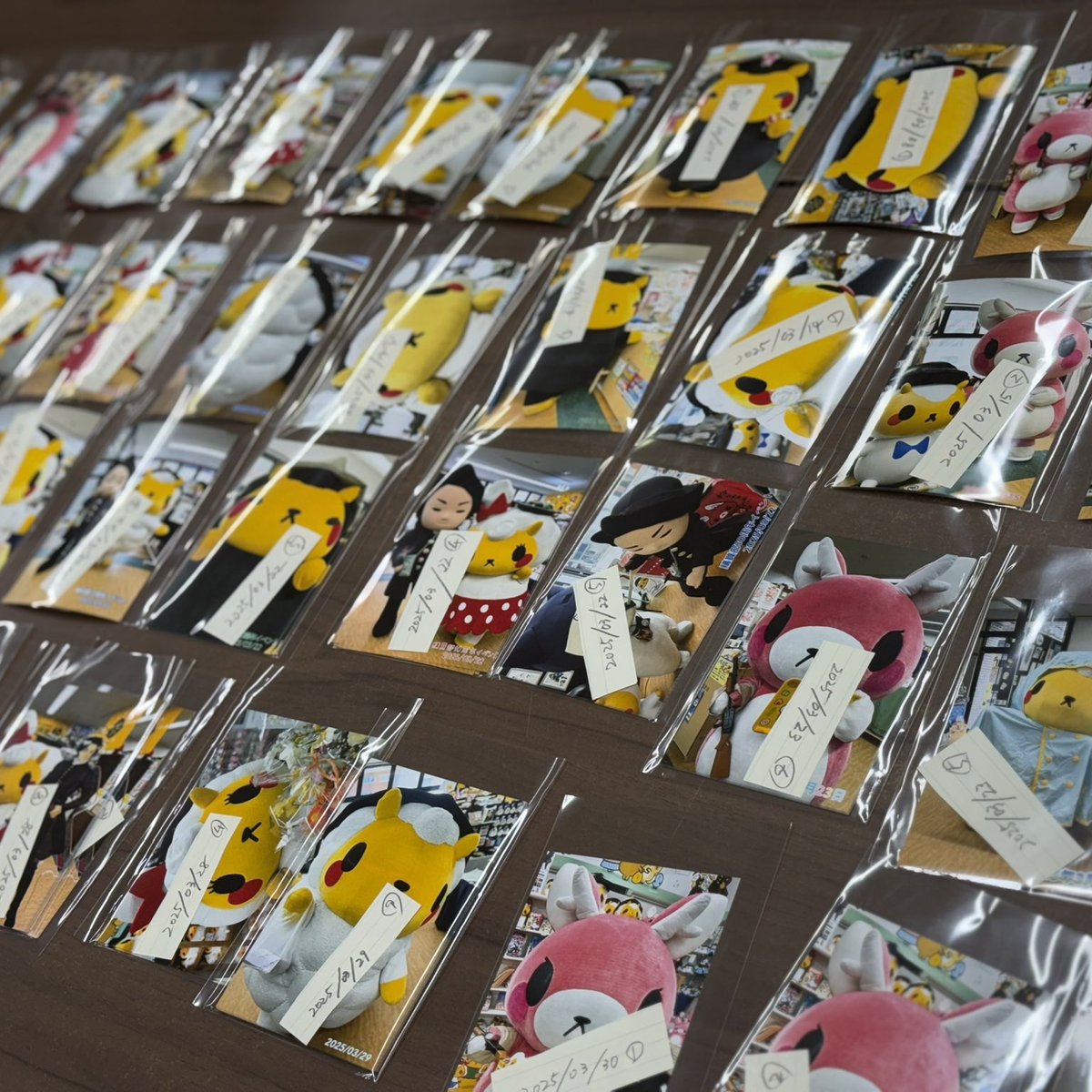 【購買部東京出張所ぷち紹介📢】

現在毎日販売中の
《本日のお店番キャラさんブロマイド》を
限定で大放出！！！
※在庫限り無くなり次第終了

札幌でも後に大放出会するの ξ(*･ω･*)3 

#購買部東京出張所

x.com/jingisu_jin/st…