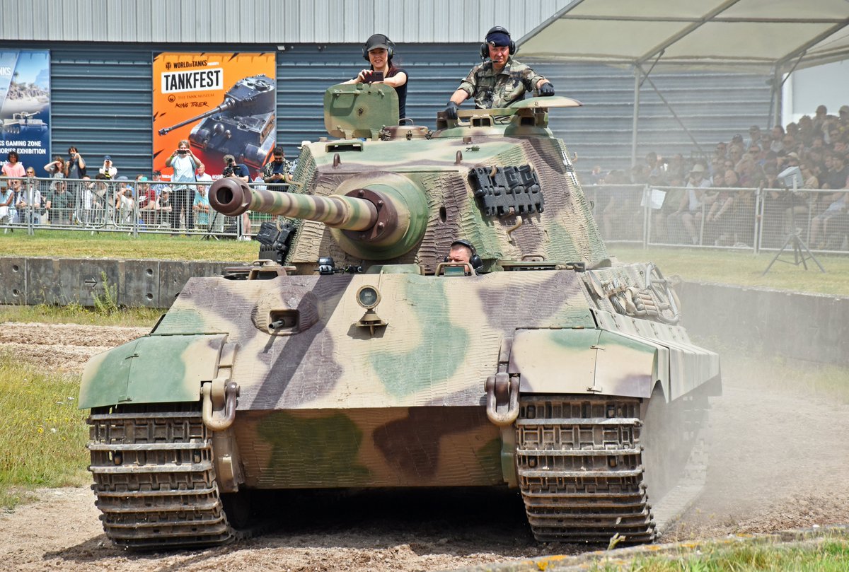 Burntime0101's tweet image. For the first #tanktuesday after Tankfest I'm going with the 'Belle of the ball', The Tiger 2 from the Musée des Blindés. What a beast it is... #tankfest