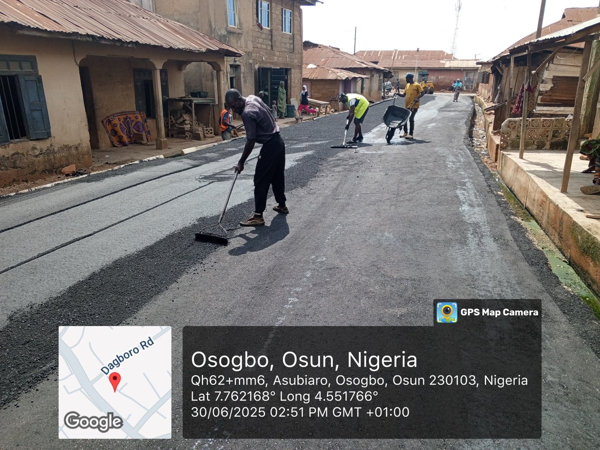 Osun_Works_Min's tweet image. ONGOING PROJECT ALERT ‼️
Asphalt laying of 2nd Phase Jambu Isale Osun Road, Osogbo, Osun State.
#OsunInfraFocus
#ImoleImpactfulGovernance
#ForAGreaterOsun
#QualityInfrastructure