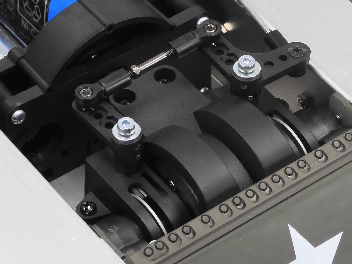 TamiyaUK's tweet image. Next level detail and engineering from Tamiya.
1/16 R/C M4 Sherman 105mm Howitzer with mechanical steering system arrives this month.
Features the same steering system and differential as used in the real M4! Taking RC tanks to a new level of realism.
#tamiya #sherman #M4