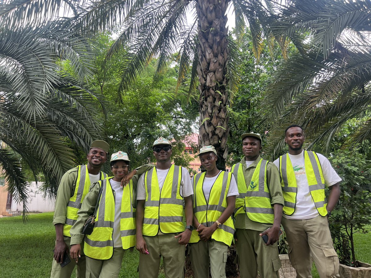 Tej_essence29's tweet photo. NYSC gives you khaki, but leadership gives you responsibility. 

Proudly serving Anambra as the VP of  the Federal Road Safety CDS group .

#cdsgroup #nysc2025 #corperlife #Frsc
#responsibility #nigeriayouth #batchcstream2 #anambracorper #anambra #state #Nigeria https://t.co/N2IoHCqWva