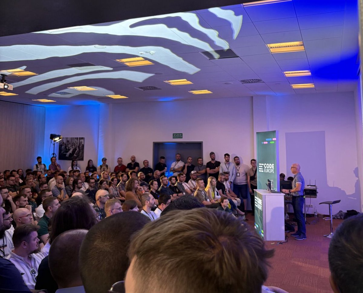 John_Papa's tweet image. AI is changing everything! Had a great time engaging with so many developers at #CodeEurope this week talking about VS Code, The AI editor, as well as Agentic AI and how the future is developers managing multiple AI agents.