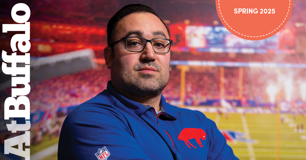 ubalumni's tweet image. Built for Buffalo, by Buffalo. 🏈 #UBuffalo alumnus Todd Graci, MArch ’12, BS ’10, is leading construction on the new Bills stadium—turning childhood dreams and an education at UB into a once-in-a-lifetime project for WNY. ms.spr.ly/6014Sx7ji #UBAlumni