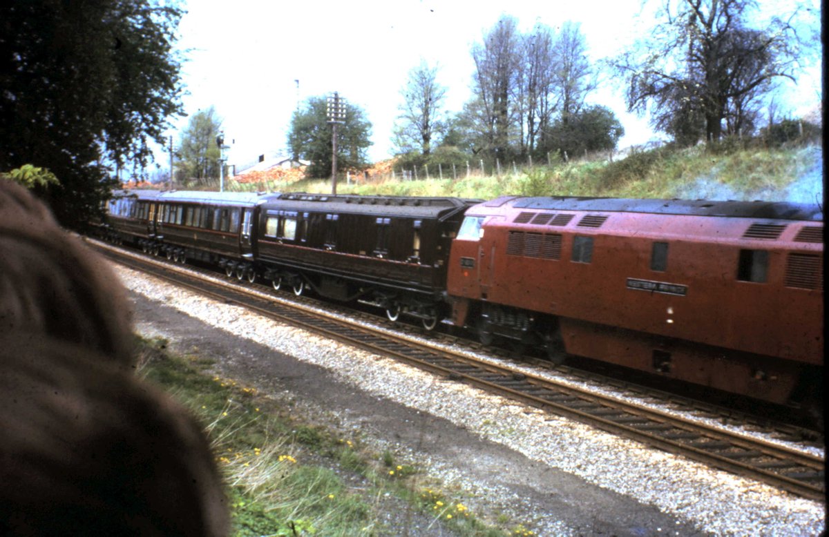 News that the #royaltrain is to be scrapped reminded me of when it passed our house in Stonehouse in 1966 with HM The Queen on board. The empty train then stood on the main Gloucester - Swindon line for most of the day forcing one way working! #Railways #Westerns #Class52