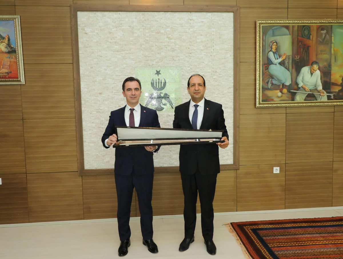 Fatih Çiftci (@fatihciftcivan) on Twitter photo AK Parti İl Başkanımız <a href="/avkadirkstekci/">Kadir Köstekçi</a> ve Shib başkanımız ile birlikte Bitlis Valimiz Ahmet Karakaya’yı ziyaret ettik. Göstermiş oldukları ilgileri için teşekkür ederiz.
<a href="/Hayati_Yazici/">Hayati Yazıcı</a> <a href="/Akparti/">AK Parti</a> AK Parti İl Başkanımız <a href="/avkadirkstekci/">Kadir Köstekçi</a> ve Shib başkanımız ile birlikte Bitlis Valimiz Ahmet Karakaya’yı ziyaret ettik. Göstermiş oldukları ilgileri için teşekkür ederiz.
<a href="/Hayati_Yazici/">Hayati Yazıcı</a> <a href="/Akparti/">AK Parti</a>