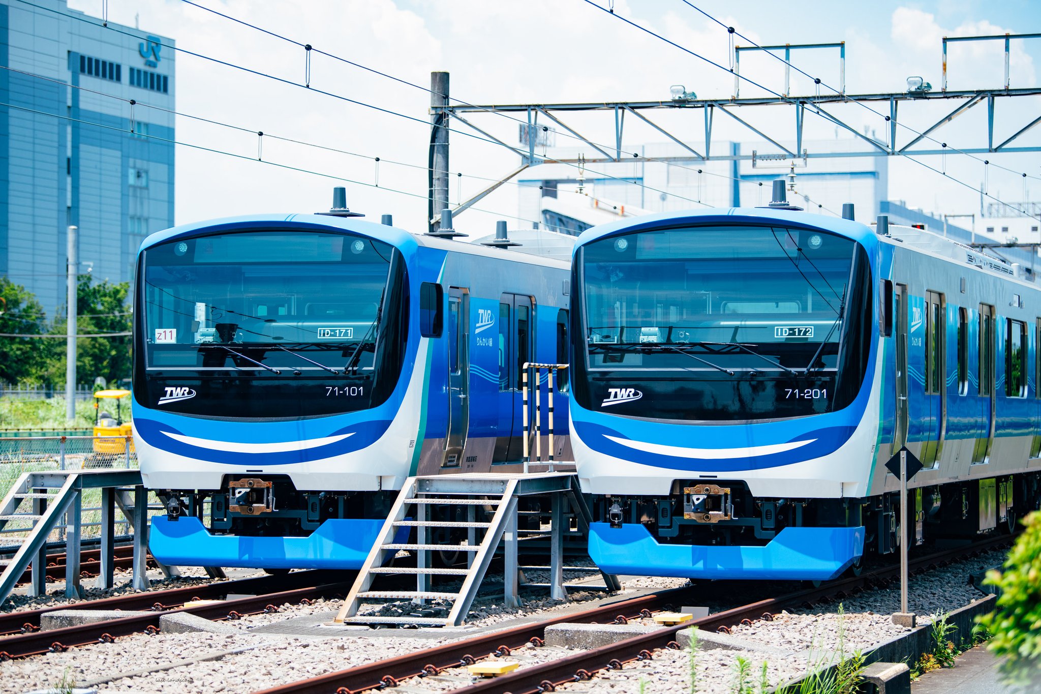 油絵　油彩　ジェイ.ロイバル　風船と子供と自転車　Ｆ８号 Ocean And Sky Painting Set of 3 #OS 142