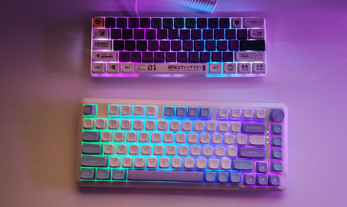 kiryusmt's tweet image. finally got a new keyboard after 4 years with the 60% keyboard curse it was painful to use in daily tasks