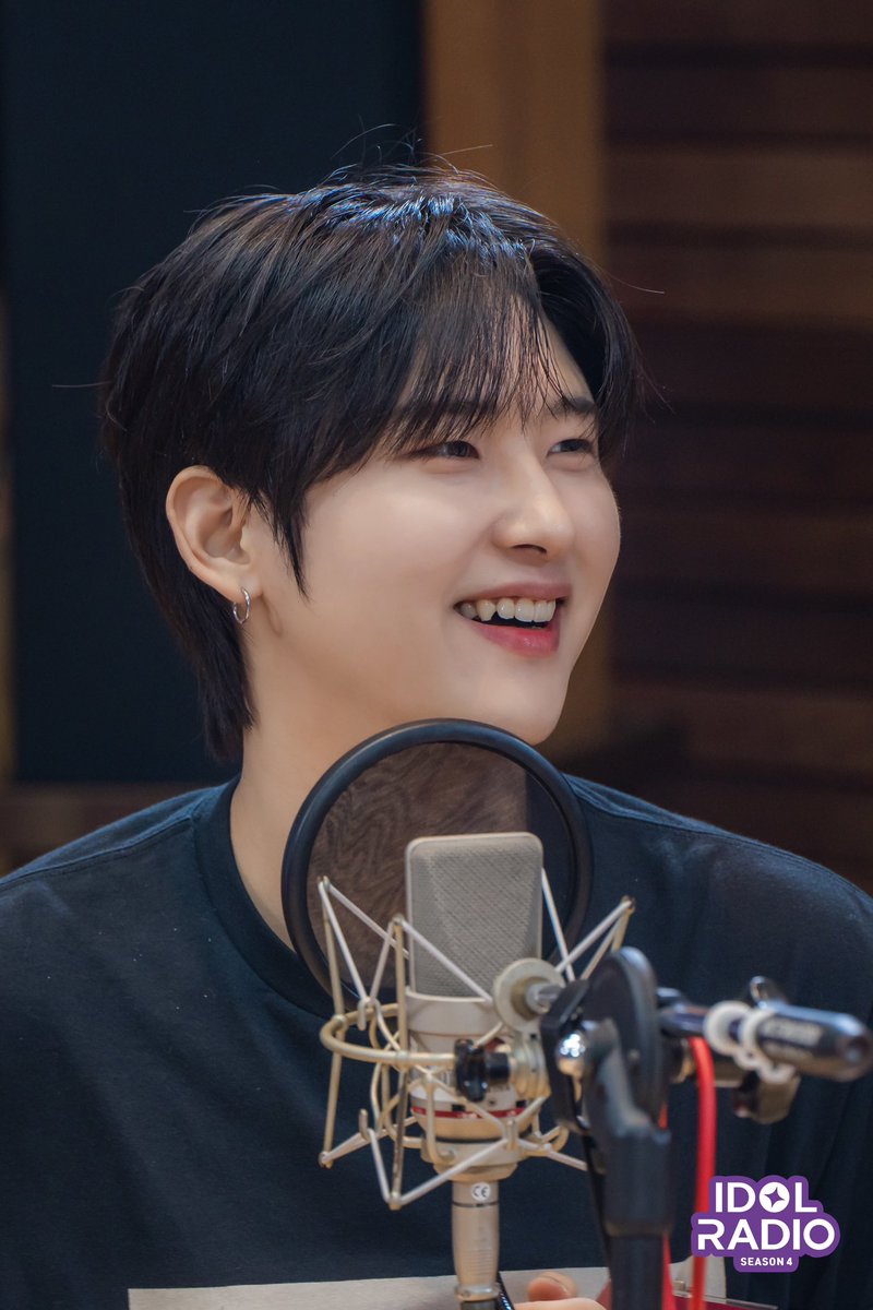 <a href="/CRAVITYstarship/">CRAVITY OFFICIAL</a> [#아이돌라디오4 앨범 250630]

📸EP#134 🍇크래비티네 포도 농장 개업식 🍇🎊 (DJ 에릭)

어쨌든 귀여웠동 출신! 감 찾고 싶은(?) 감💡#정모
소화 잘하는 멋진 배를 가진 🍇노대동 거봉 #우빈

<a href="/CRAVITYstarship/">CRAVITY OFFICIAL</a>

#MBC #IDOLRADIO #아이돌라디오 #CRAVITY #크래비티