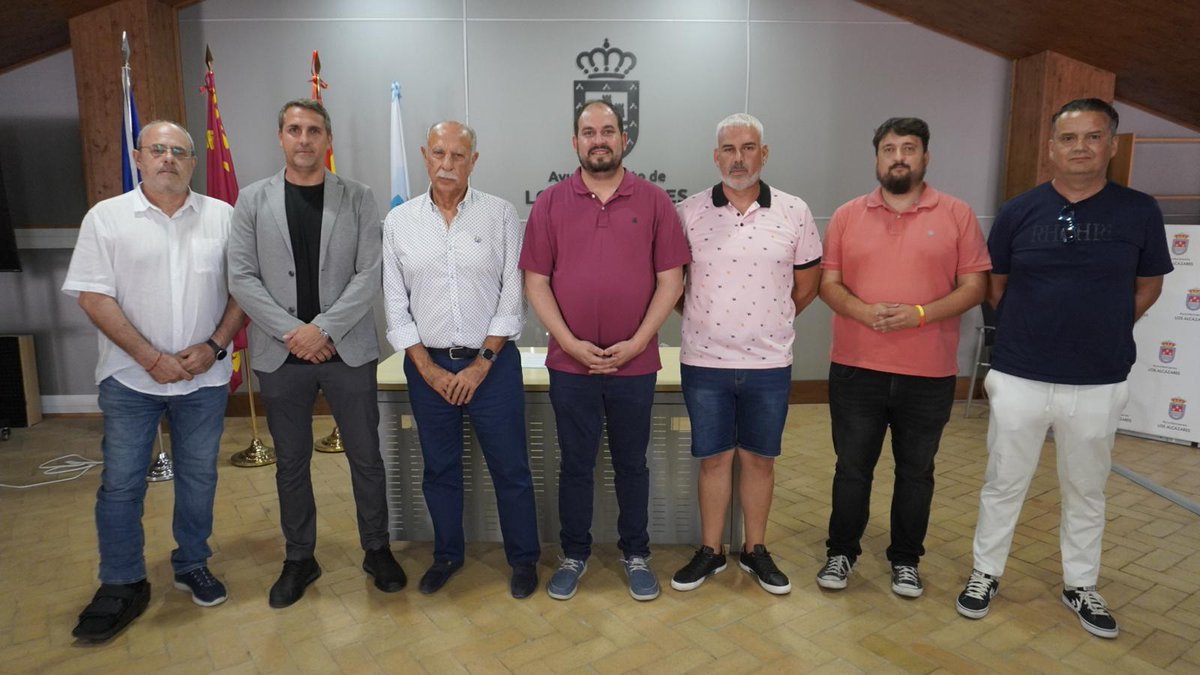 ORM Deportes (@ormdeportes) on Twitter photo ⚽️ El <a href="/depmaritimo/">Deportivo Marítimo</a> se muda a Los Alcázares
Firma de un convenio por 3 años para que el equipo de Tercera RFEF juegue en este municipio del Mar Menor
Las Escuelas de Fútbol de Los Alcázares pasan a ser filiales del Deportivo Marítimo
🎙️ Informa <a href="/victormorenod/">victormanuelmoreno</a> ⚽️ El <a href="/depmaritimo/">Deportivo Marítimo</a> se muda a Los Alcázares
Firma de un convenio por 3 años para que el equipo de Tercera RFEF juegue en este municipio del Mar Menor
Las Escuelas de Fútbol de Los Alcázares pasan a ser filiales del Deportivo Marítimo
🎙️ Informa <a href="/victormorenod/">victormanuelmoreno</a>