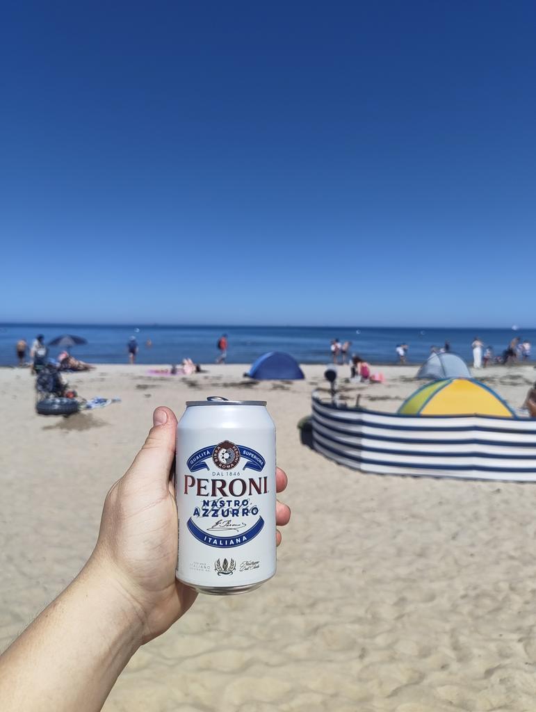 GoofysBrother's tweet image. Erstes Bier geht rein