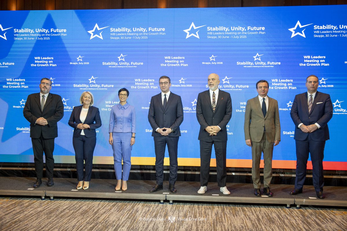 Hvala premijeru 🇲🇰 <a href="/MickoskiHM/">Христијан Мицкоски</a> na organizaciji sastanka lidera regiona, posvećenog Planu rasta 🇪🇺 za Zapadni Balkan. Uz zahvalnost <a href="/MartaKosEU/">Marta Kos</a> na posvećenosti procesu proširenja, istakao sam da EU ne može biti potpuna bez punopravnog članstva država koje se nalaze u srcu