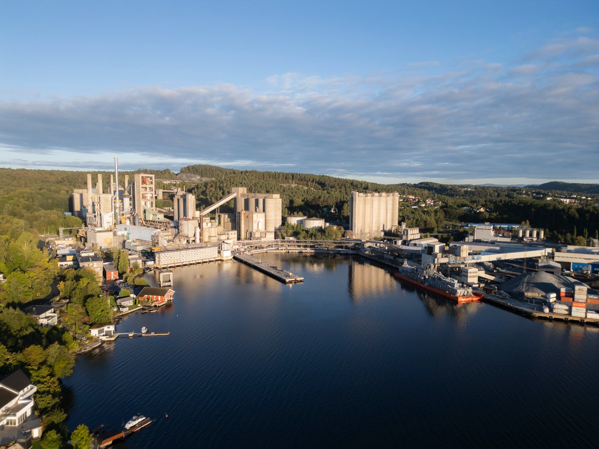 CEMBUREAU (@cembureau) on Twitter photo As 🇩🇰 takes over the #EUPresidency, we welcome a focus on #competitiveness, regulatory clarity & the #greentransition. We're ready to deliver, but we need:
✅Affordable decarbonised energy
✅Lead markets
✅Watertight #CBAM
✅Faster permitting
<a href="/eu2025dk/">Danish Presidency of the Council of the EU 2025</a>
cembureau.eu/library/report… As 🇩🇰 takes over the #EUPresidency, we welcome a focus on #competitiveness, regulatory clarity & the #greentransition. We're ready to deliver, but we need:
✅Affordable decarbonised energy
✅Lead markets
✅Watertight #CBAM
✅Faster permitting
<a href="/eu2025dk/">Danish Presidency of the Council of the EU 2025</a>
cembureau.eu/library/report…
