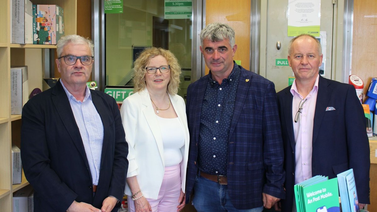 IrishPostmaster's tweet image. Great to have strong support from @RichardODonoghu TD, who's backing our campaign for investment to secure the future of local post offices. Post offices play a vital role in supporting communities and local businesses across Ireland. #IrishPostmasters #Supportyourlocalpostoffice