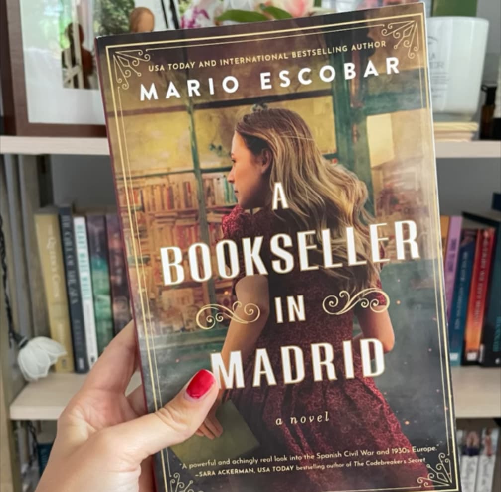 Happy Release day! #ABooksellerInMadrid by <a href="/EscobarGolderos/">Mario Escobar</a> #MarioEscobar <a href="/harpermusebooks/">Harper Muse Books</a> #amreading