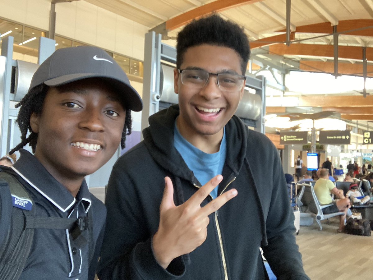 <a href="/WahveyRL/">DG Wahvey</a> has been in this airport for so long that he’s on my flight (which was also delayed) back to nyc. He has been here since 3 pm yesterday.