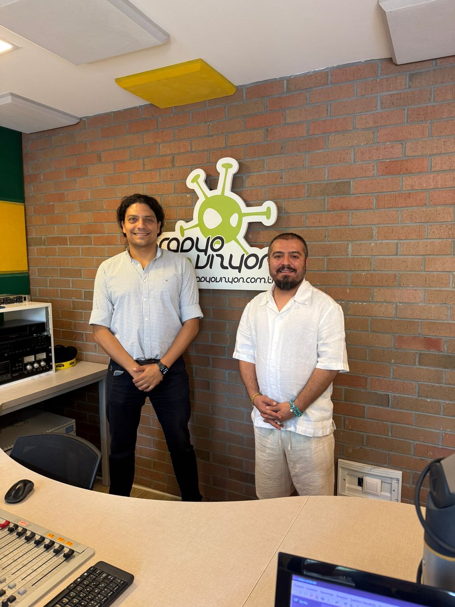 Ankara'da yayın yapan Radyo Vizyon ve Radyo Megasite YK Başkanı Değerli Dostum Bulut Yıldırım'ı ziyaret ettim. Misafirperverliği için teşekkür ederim 😊