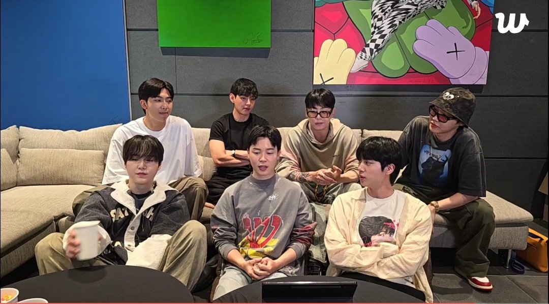 BARMYSTREAM's tweet photo. E VEIO A LIVE OT7

A ADM nem acreditou quando viu a notificação chegando ainda estou tremendo https://t.co/IOk07J8EYs