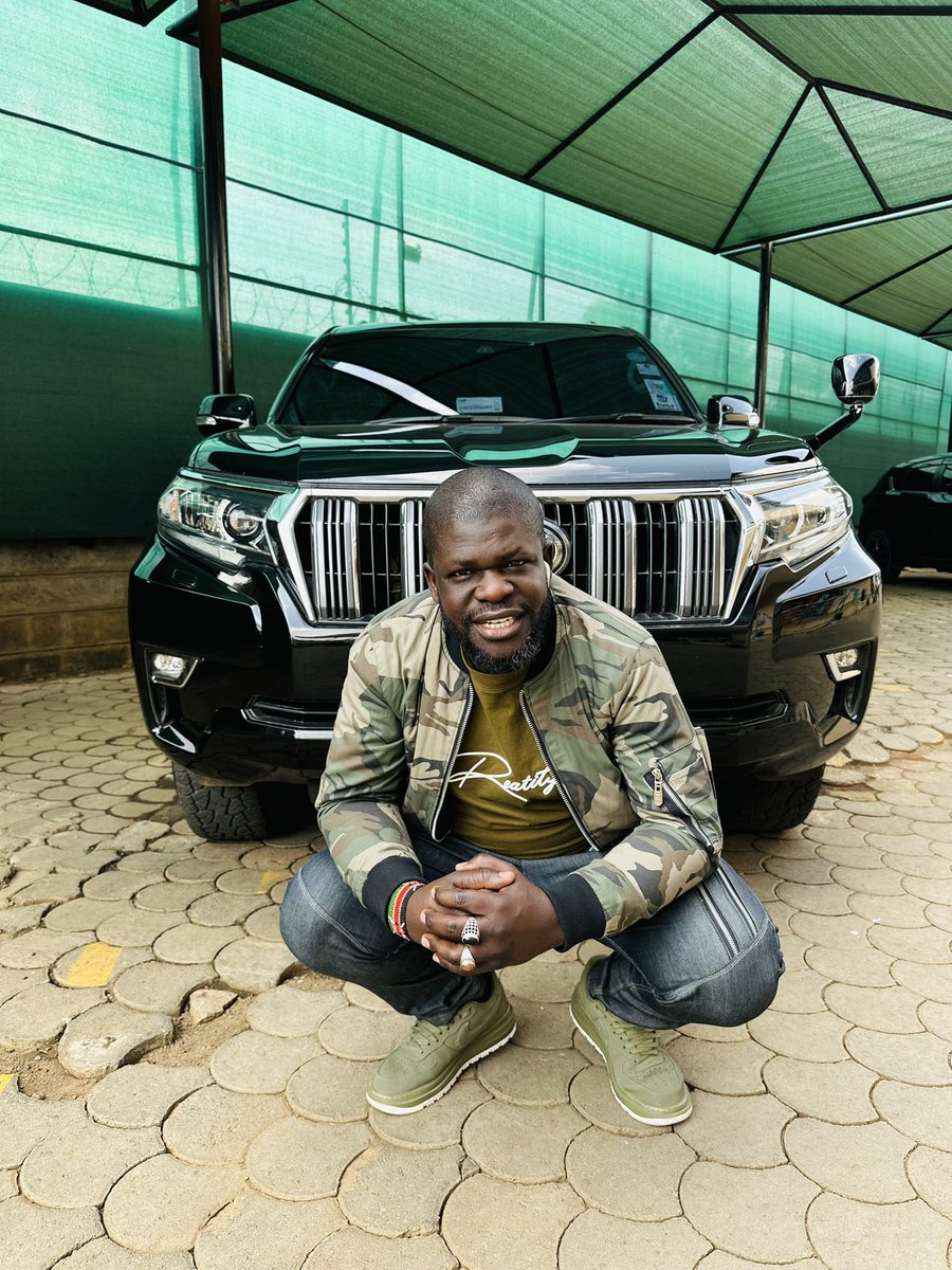 Imagine judgement day Mungu aseme “ingieni nyote na tusizoeane tena” 😂😂😂😂
Wadhani ni kina nani watajam sana???

#Maskani #Radio47 #HapaNdipo #BillyNaMbaruk #Radio #billy #miya