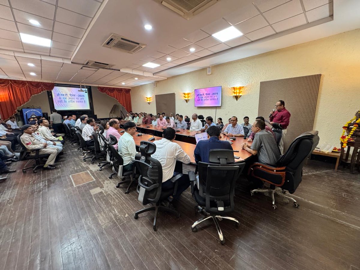 EXCISECGST's tweet image. CGST Indore celebrated GST Day 2025
Theme :
“GST: Simplifying Taxes; Empowering Citizens”
🏅Officers were felicitated with commendation certificates.
📊 Discussion on GST challenges, achievements &amp;amp; roadmap.
🗣️ Hon’ble Commissioner Shri Pratul Tiwari inspired all with his address.