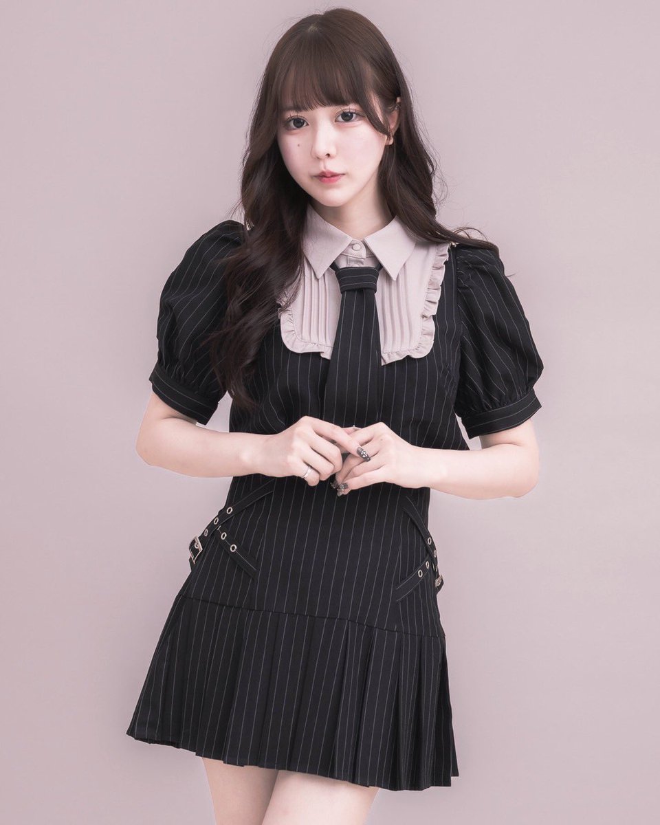 pium ネクタイ付きスクエアフリルトップス＋サイドベルトプリーツミニスカート Coming soon 🎀／ pium Summer Collection🐇🤍 ♡ネクタイ付きスクエア