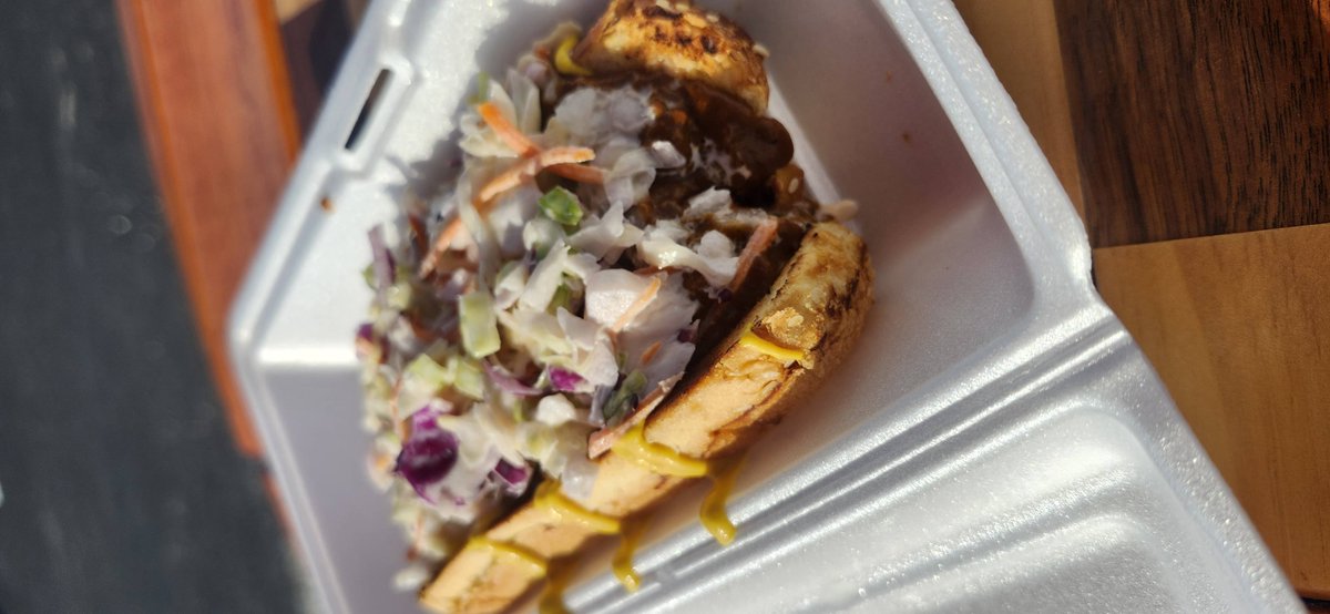 getmeadawgito's tweet image. 3 GOATs on one grill 🐐🌭
🔥 Chili Dog
🔥 Chicago Dog
🔥 Carolina Slaw Dog

Pull up to Dawg ‘Ito @ Trackside, Cookeville.
👉 Bring 2 friends, buy 3 meals = FREE drinks for the whole crew 🍹
#LunchDoneRight #CookevilleEats #GlizzyGang