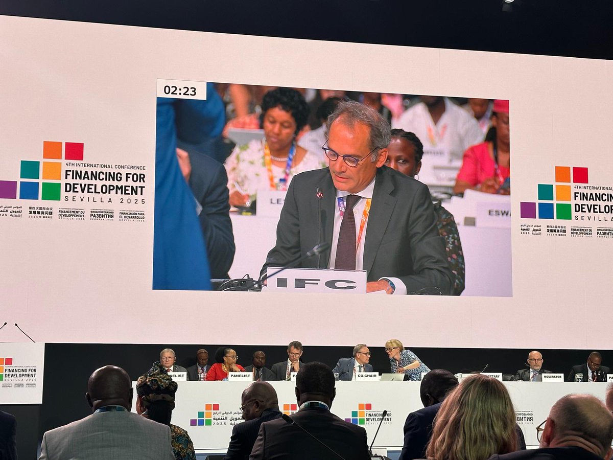 agarmora's tweet image. Private capital is essential to closing the $4 trillion development gap – but it’s not just about capital, it’s about investor confidence. Through smarter risk-sharing, better regulation & stronger pipelines, @IFC_org is mobilizing investment to create more & better jobs. #FFD4