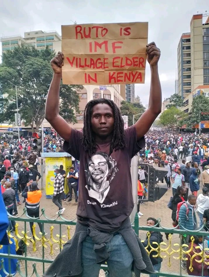 Wanjira Wanjiru✊🏿 🇰🇪 🇵🇸 (@wanjirunjira) on Twitter photo In yet another attempt at criminalising grassroot human right defenders, the state has arrested <a href="/DavisTafari01/">lawyer wa Mtaa☭🇵🇸</a> , Videographer and Art director SJM travelling theatre. We will neither be cowed nor silenced! #FreeDavisTafari
#FreeMuthaiga3 In yet another attempt at criminalising grassroot human right defenders, the state has arrested <a href="/DavisTafari01/">lawyer wa Mtaa☭🇵🇸</a> , Videographer and Art director SJM travelling theatre. We will neither be cowed nor silenced! #FreeDavisTafari
#FreeMuthaiga3