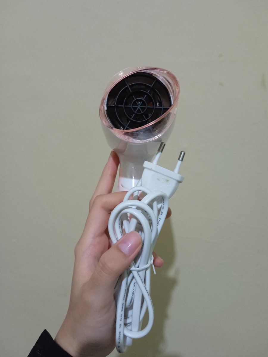 peonybou's tweet photo. Wts preloved hairdryer philips 99% kondisi aman sangat baik sale murce aja jarang bgttt dipake gusy 🙏🏻❤ https://t.co/bE0J1WADTG