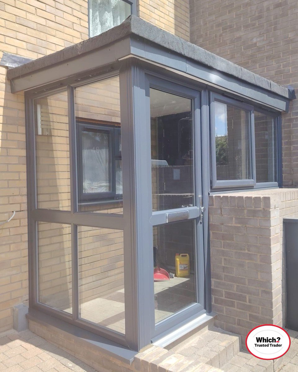 WembleyWindows's tweet image. This elegant uPVC porch adds a clean, modern entrance to the home while enhancing insulation and boosting curb appeal. Beyond aesthetics, it provides a practical barrier against the elements, helping keep warmth in and draughts out. 

#WembleyWindows #CompositeDoor #uPVCWindow