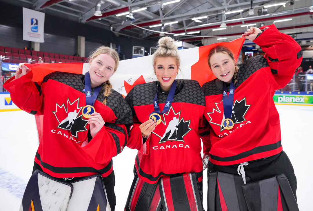 HockeyCanada's tweet image. Proud to represent The True North strong and free. Happy #CanadaDay! 🇨🇦
Que de fierté pour la terre de nos aïeux. Bonne #FêteDuCanada! 🇨🇦