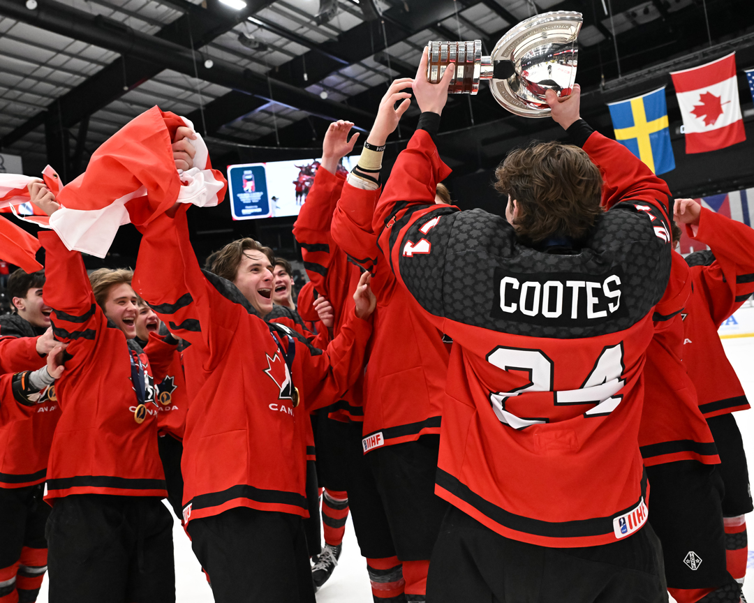 HockeyCanada's tweet image. Proud to represent The True North strong and free. Happy #CanadaDay! 🇨🇦
Que de fierté pour la terre de nos aïeux. Bonne #FêteDuCanada! 🇨🇦