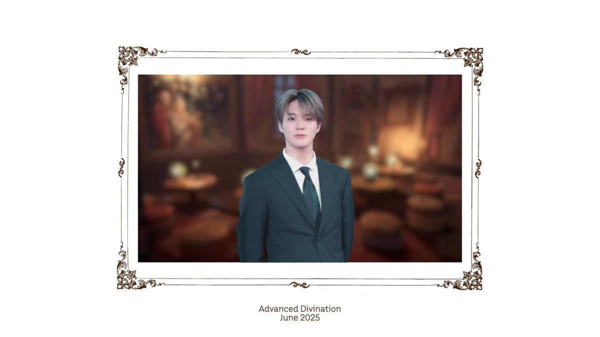 MrValkenberg's tweet image. “Ah, kita bertemu lagi malam ini,” katanya sambil menaruh map cokelat tua di atas mejanya. “Rasanya baru kemarin kita berbicara tentang susunan batu dan pesan tersembunyi dalam pantulan labradorite, ya?” Suaranya hangat dan rendah saat menyapa para murid yang telah berkumpul.