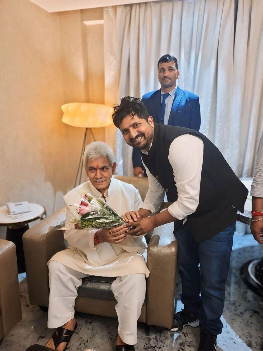 Barun Raj Singh (@barunrajsingh) on Twitter photo рдЬрдореНрдореВ рдХрд╢реНрдореАрд░ рдХреЗ рдорд╛рдирдиреАрдп рдЙрдкрд░рд╛рдЬреНрдпрдкрд╛рд▓ рд╢реНрд░реА рдордиреЛрдЬ рд╕рд┐рдиреНрд╣рд╛ рдЬреА рдХреЛ рдЬрдиреНрдорджрд┐рди рдХреА рд╣рд╛рд░реНрджрд┐рдХ рд╢реБрднрдХрд╛рдордирд╛рдПрдВред
рдмрд╛рдмрд╛ рд╡рд┐рд╢реНрд╡рдирд╛рде рд╕реЗ рдкреНрд░рд╛рд░реНрдердирд╛ рд╣реИ рдЖрдк рд╕реНрд╡рд╕реНрде рд░рд╣реЗрдВ, рджреАрд░реНрдШрд╛рдпреБ рд╣реЛрдВ рдФрд░ рдЬрдирдХрд▓реНрдпрд╛рдг рд╡ рд░рд╛рд╖реНрдЯреНрд░ рдирд┐рд░реНрдорд╛рдг рдХреЗ рдХрд╛рд░реНрдпреЛрдВ рдореЗрдВ рдЕрдкрдирд╛ рд╕рд╛рд░реНрдердХ рдпреЛрдЧрджрд╛рди рджреЗрддреЗ рд░рд╣реЗрдВред
<a href="/manojsinha_/">Manoj Sinha</a> рдЬрдореНрдореВ рдХрд╢реНрдореАрд░ рдХреЗ рдорд╛рдирдиреАрдп рдЙрдкрд░рд╛рдЬреНрдпрдкрд╛рд▓ рд╢реНрд░реА рдордиреЛрдЬ рд╕рд┐рдиреНрд╣рд╛ рдЬреА рдХреЛ рдЬрдиреНрдорджрд┐рди рдХреА рд╣рд╛рд░реНрджрд┐рдХ рд╢реБрднрдХрд╛рдордирд╛рдПрдВред
рдмрд╛рдмрд╛ рд╡рд┐рд╢реНрд╡рдирд╛рде рд╕реЗ рдкреНрд░рд╛рд░реНрдердирд╛ рд╣реИ рдЖрдк рд╕реНрд╡рд╕реНрде рд░рд╣реЗрдВ, рджреАрд░реНрдШрд╛рдпреБ рд╣реЛрдВ рдФрд░ рдЬрдирдХрд▓реНрдпрд╛рдг рд╡ рд░рд╛рд╖реНрдЯреНрд░ рдирд┐рд░реНрдорд╛рдг рдХреЗ рдХрд╛рд░реНрдпреЛрдВ рдореЗрдВ рдЕрдкрдирд╛ рд╕рд╛рд░реНрдердХ рдпреЛрдЧрджрд╛рди рджреЗрддреЗ рд░рд╣реЗрдВред
<a href="/manojsinha_/">Manoj Sinha</a>