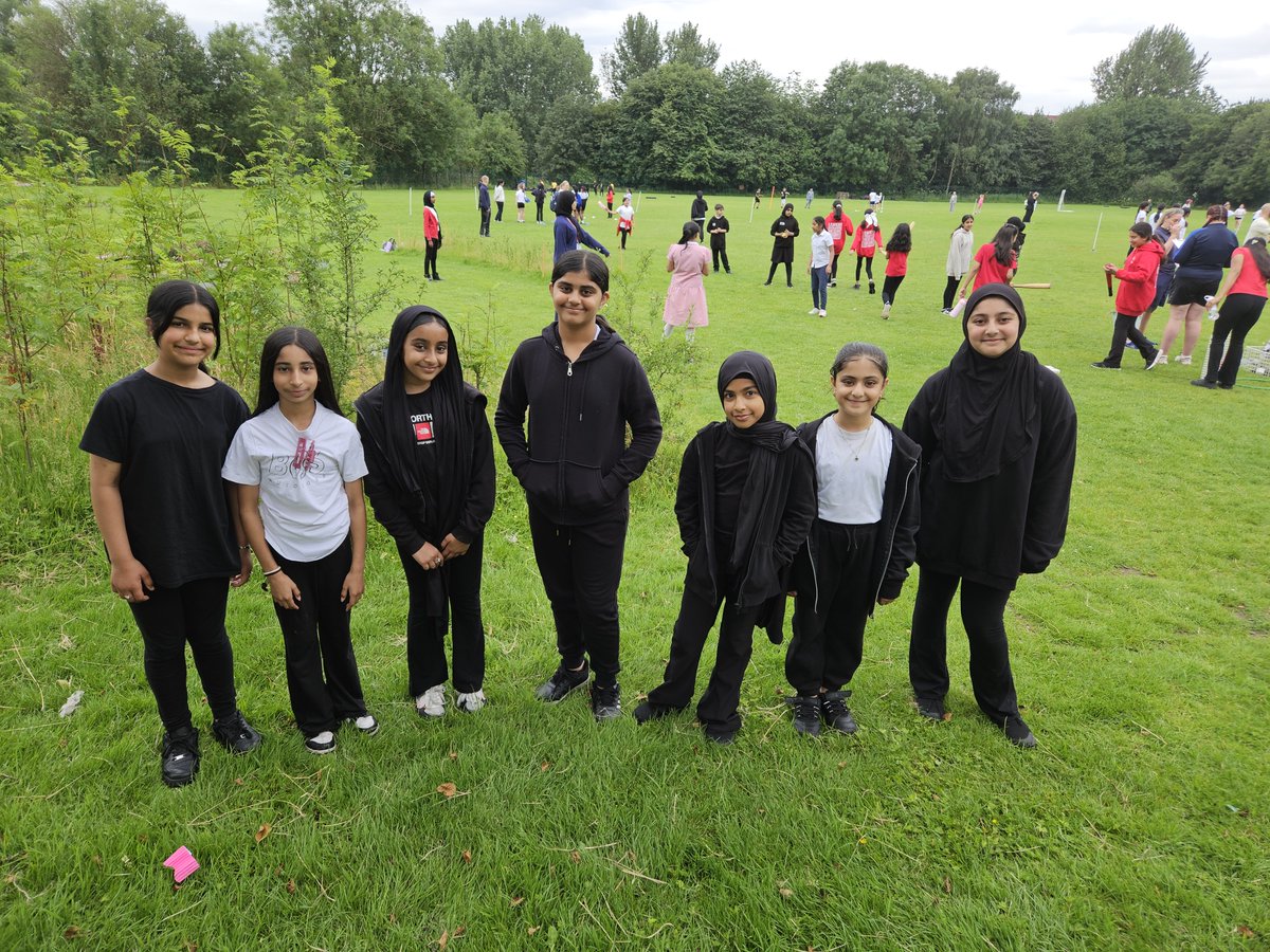 Yr5/6 Rounders is always a great treat at Alexandra Park Junior school. The girls played their way through the tournament against some very good competition and finished a fantastic third place! Well done! ❤️