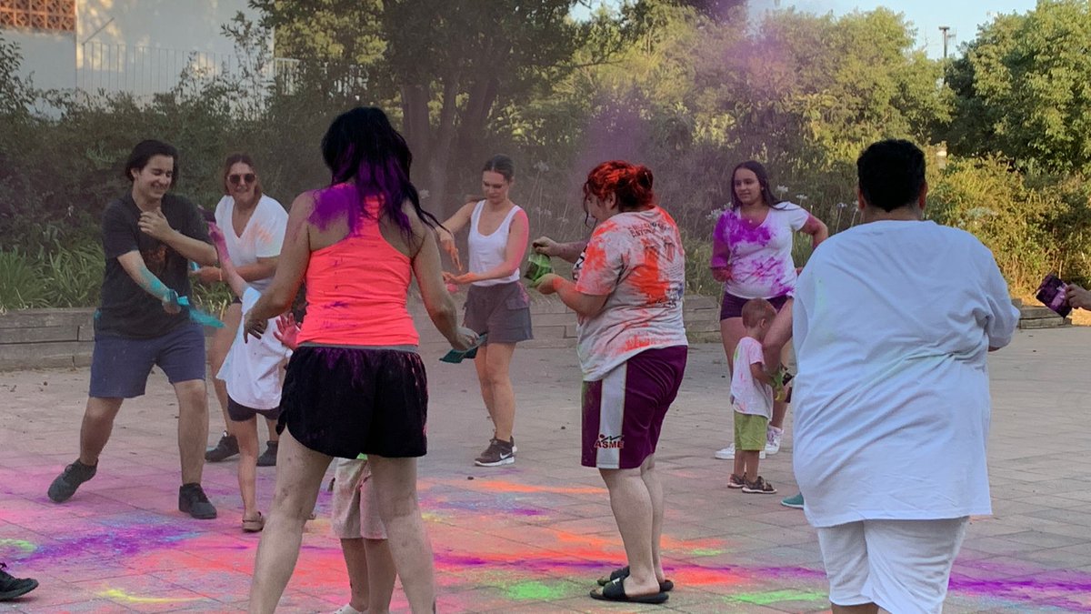 El dissabte #28J, es va celebrar el Dia Internacional de l'Orgull LGTBIQ+🏳🌈. Per commemorar aquesta efemèride i reivindicar la diversitat sexual, afectiva i de gènere, l'Ajuntament i l'Associació Juvenil Tricric van portar a terme algunes activitats adreçades a tota la població