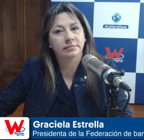 WRadioEc's tweet photo. Sobre destitución del cargo: Este 31 de junio nos acercamos al MIDUVI que es nuestro ente rector, para pedir información de quien es la dirigencia de la Federación de Barrios, y con documentos que me facilitaron seguimos como presidenta.
#WRadioEc #LaHoraClave https://t.co/BMianlaWD3
