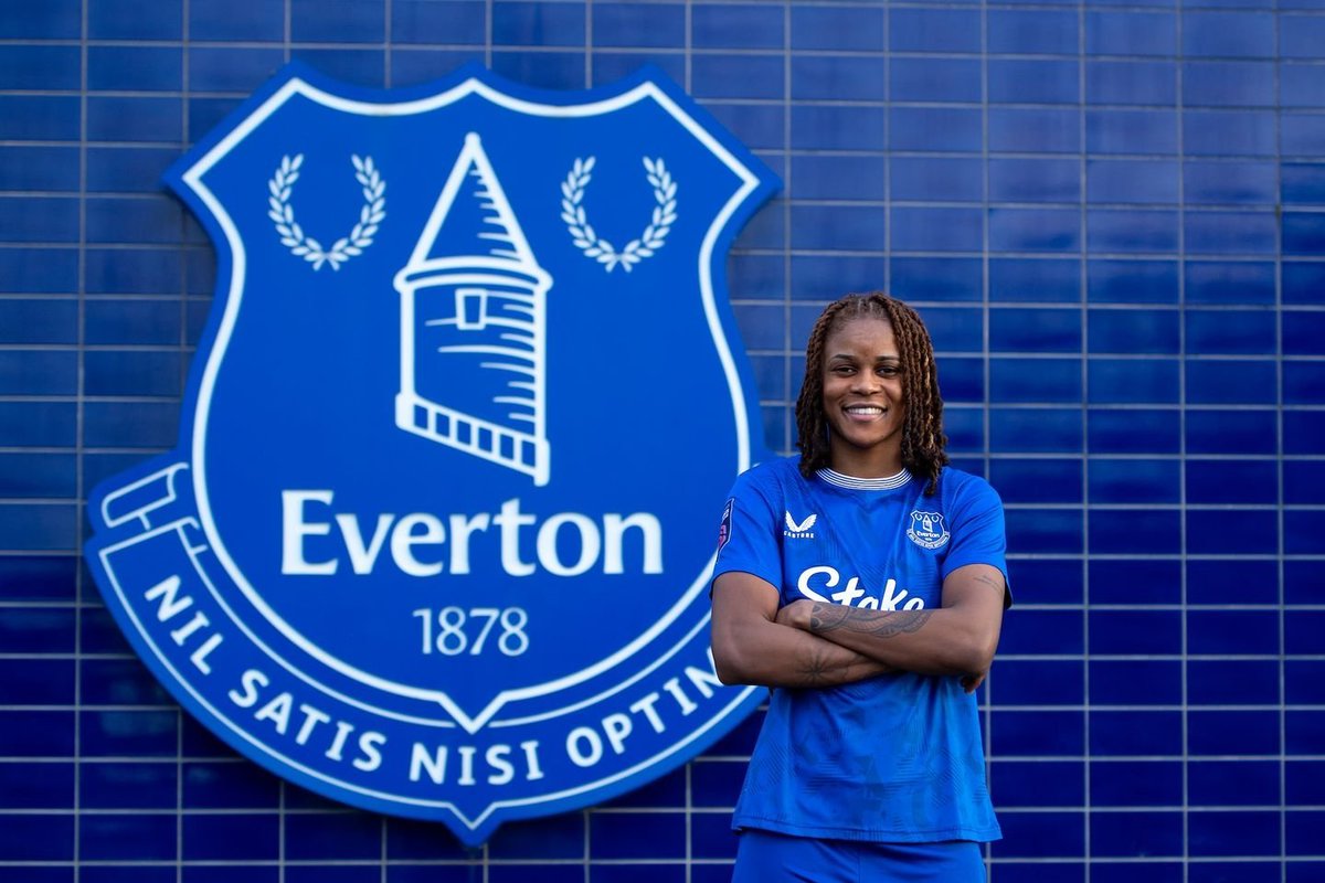 "After being pursued by PSG to replace Marie-Antoinette Katoto,who left for OL Lyonnes,and also by Juventus, Kelly Gago has finallly chosen to stay at Everton.
The international striker has extended her contract for 2 years
She is now tied to the Toffees until 2028."
(🇫🇷L'equipe)