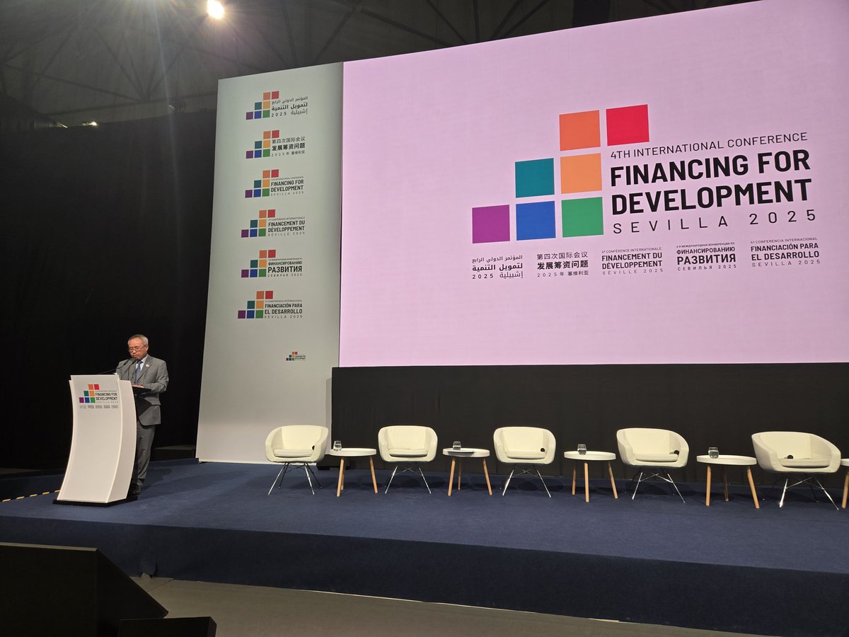 #PublicDevelopmentBanks #PDBs are being placed at the centre of climate-aligned development finance in ways never promoted before.

The future is #publicbanks!

<a href="/FinanceInCommon/">Finance in Common</a> <a href="/Thomas_Marois/">Thomas Marois</a> <a href="/UNDESA/">UN DESA</a>