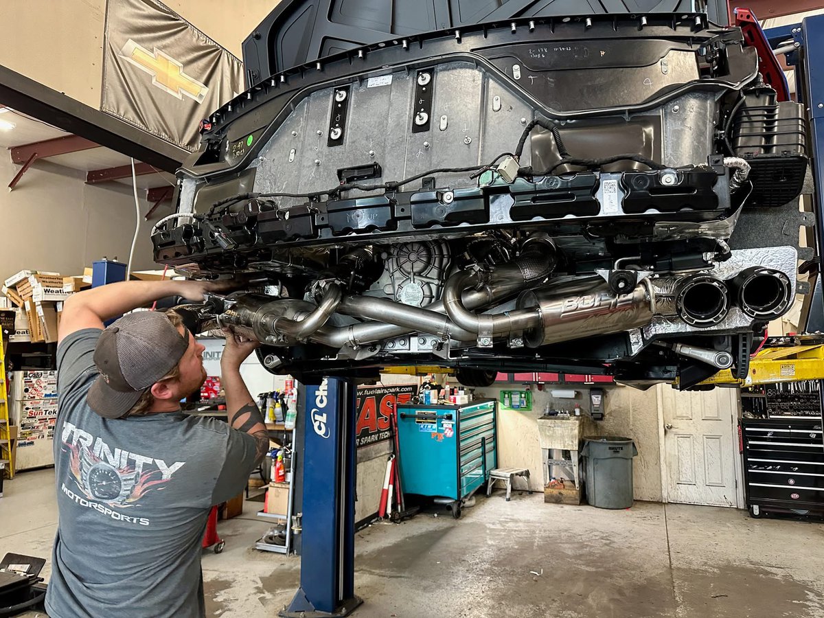 TrinityMoto's tweet photo. Another C8 Corvette in for some upgrades. We can handle all types of mods for these high-performance sport cars. Intakes, exhausts, lowering kits, superchargers, and custom track-specific alignments are all handled in-house. https://t.co/Oh0KuZ1BRH