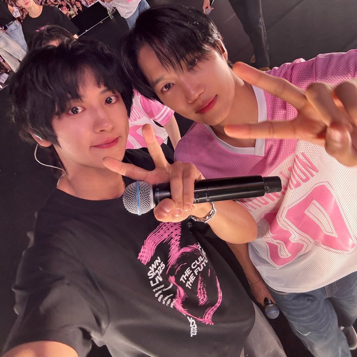 💌 tweet media