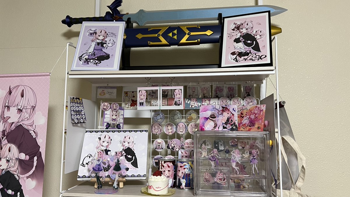 warwaywao's tweet image. 金平お誕生日おめでとう〜🍰
あとせめて20年は続けてね。推し棚から推し部屋、推し家いや推しマンションになるくらいグッズ出しまくってね！
#金平どんぶらこ