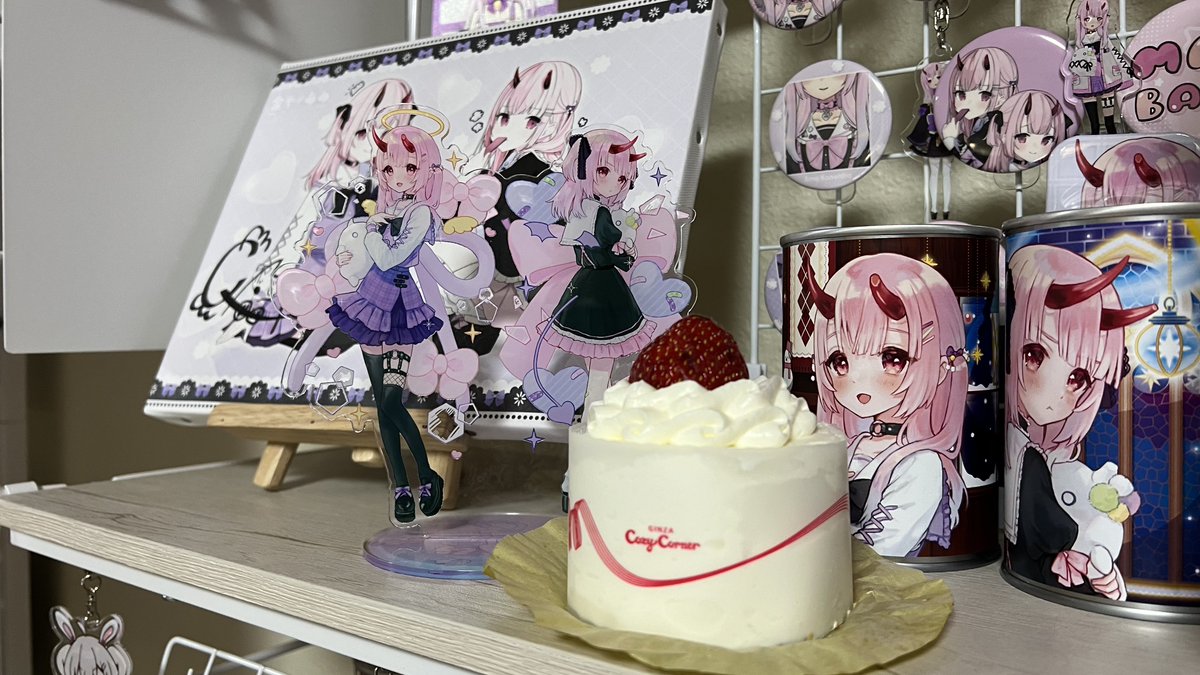 warwaywao's tweet image. 金平お誕生日おめでとう〜🍰
あとせめて20年は続けてね。推し棚から推し部屋、推し家いや推しマンションになるくらいグッズ出しまくってね！
#金平どんぶらこ