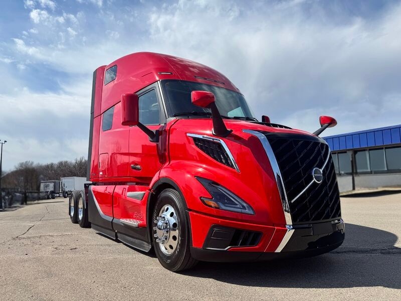 Happy #CanadaDay! 🇨🇦

Today, we’re celebrating the people, places, and pride that make Canada home. #AllNewVolvoVNL