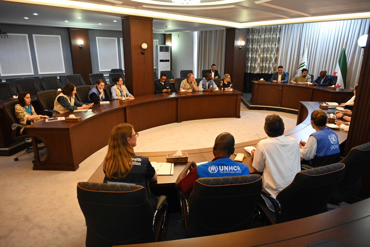 UNinSyria's tweet image. 📢بيان صحفي - دعا وفد من الأمم المتحدة برئاسة المنسق المقيم ومنسق الشؤون الإنسانية في سوريا آدم عبد المولى إلى زيادة الاستثمار في سوريا لتلبية الاحتياجات الهائلة للأطفال والأسر وذلك بعد زيارة استغرقت يومين إلى محافظتي إدلب وحلب.

البيان كامل: shorturl.at/k5Fhj