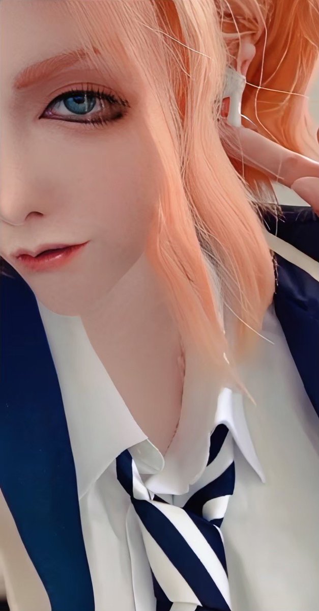 ｵｫｵｩ……過去の自分にゲンコツしてやりたいくらい♦️ウィッグが酷い😭😭😭

1枚目は知らぬ間に自撮りしてたお子🤣🤣(過去)