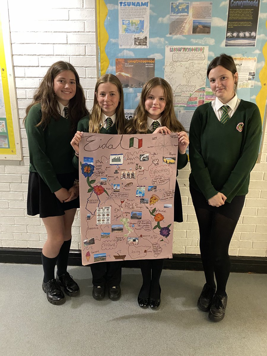 DaearCreuddyn (@creuddyndaear) on Twitter photo Dysgwyr 8C <a href="/ysgolycreuddyn/">Ysgol y Creuddyn</a> wedi bod yn brysur yn creu posteri gwybodaeth am yr Eidal.
Llongyfarchiadau i’r 3 ymgais gwych yma ddaeth i’r brig yn y gystadleuaeth! Gwaith creadigol o safon uchel iawn genod! 👏🏻👏🏻🇮🇹🍕 Dysgwyr 8C <a href="/ysgolycreuddyn/">Ysgol y Creuddyn</a> wedi bod yn brysur yn creu posteri gwybodaeth am yr Eidal.
Llongyfarchiadau i’r 3 ymgais gwych yma ddaeth i’r brig yn y gystadleuaeth! Gwaith creadigol o safon uchel iawn genod! 👏🏻👏🏻🇮🇹🍕