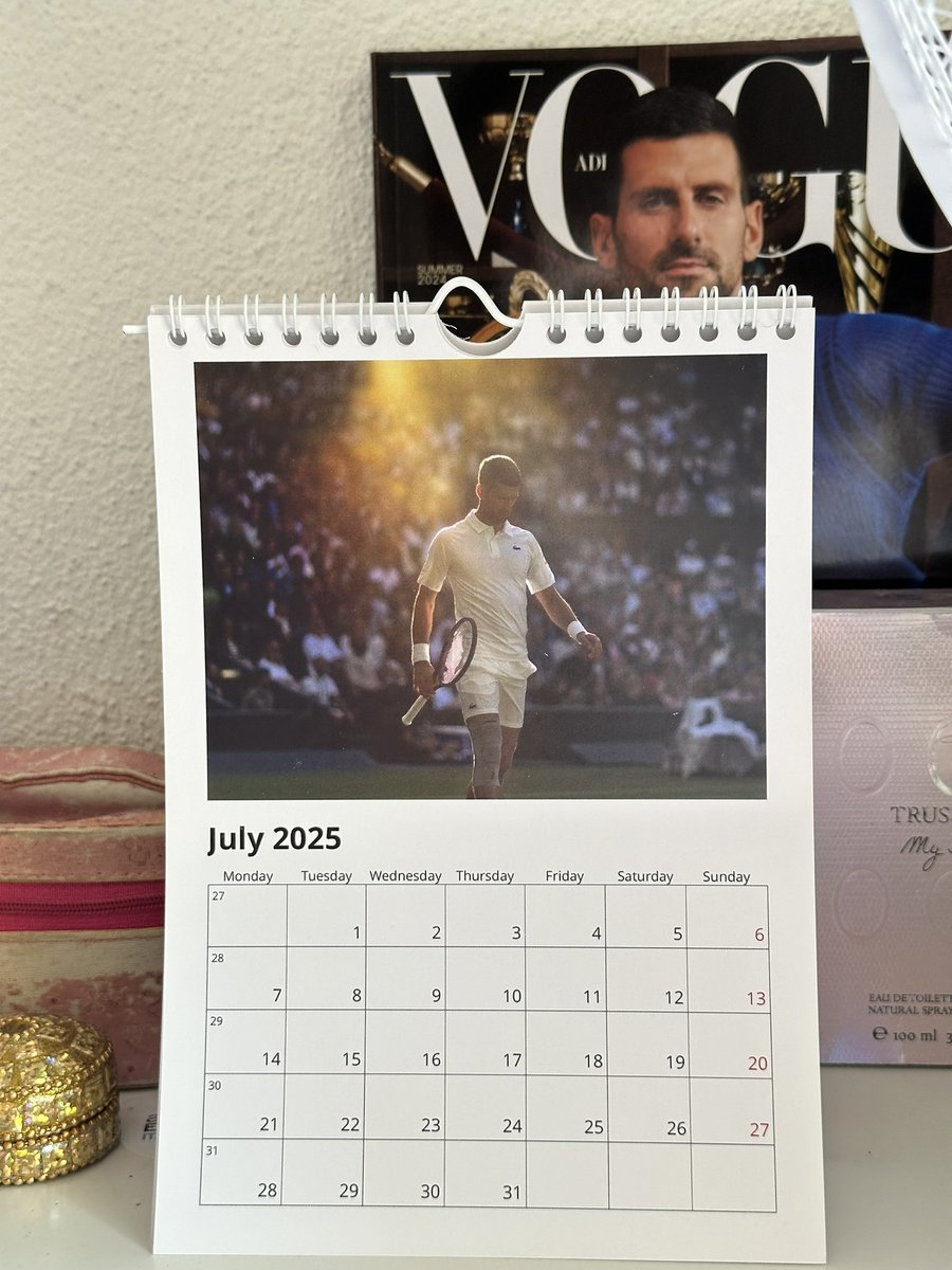 saradjokofan1's tweet image. New month and Novak is playing today! 🤍🎾 #idemo #wimbledon 

p.s. super lovely calendar from @ToniNicfam 🫶